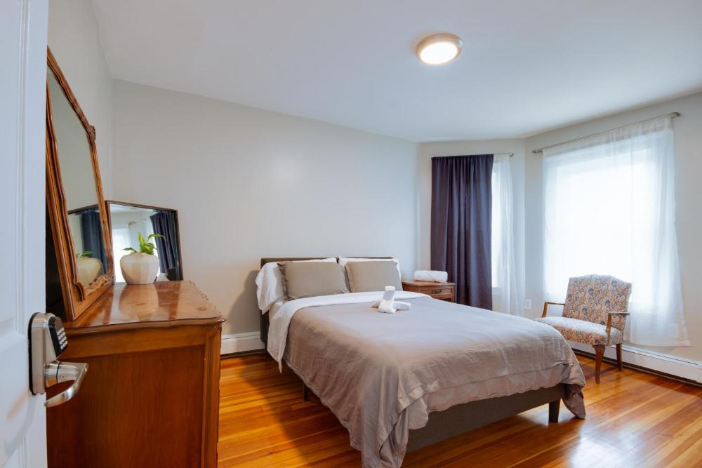 Boston Three Bedroom Apartment